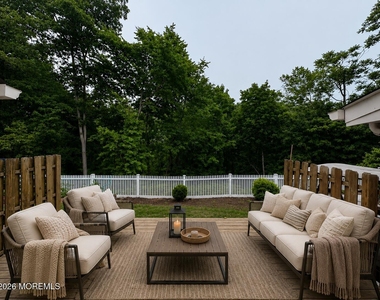 207 Lindsey Court - Photo Thumbnail 3