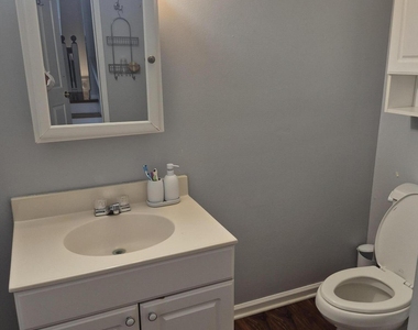 366 Lake Avenue - Photo Thumbnail 10
