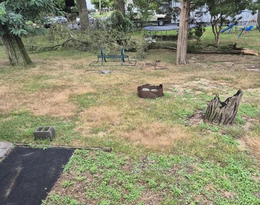 366 Lake Avenue - Photo Thumbnail 12