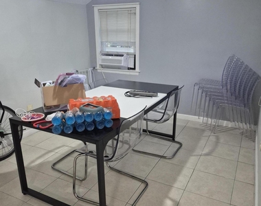 366 Lake Avenue - Photo Thumbnail 8