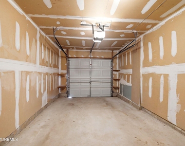 702 Carnation Drive - Photo Thumbnail 19