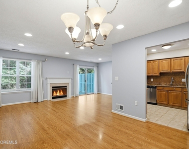 702 Carnation Drive - Photo Thumbnail 2