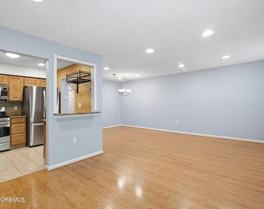 702 Carnation Drive - Photo Thumbnail 5