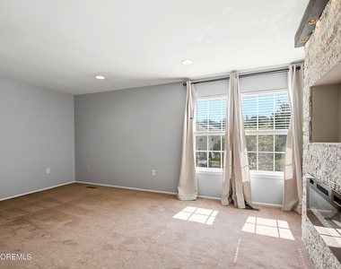 702 Carnation Drive - Photo Thumbnail 11