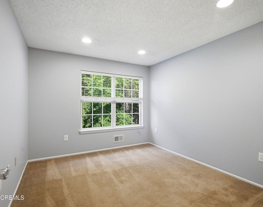 702 Carnation Drive - Photo Thumbnail 16