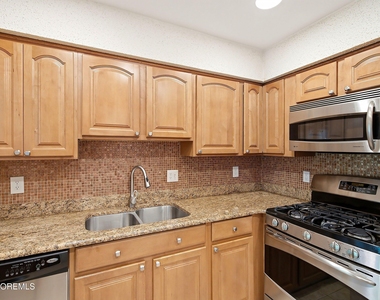 702 Carnation Drive - Photo Thumbnail 9