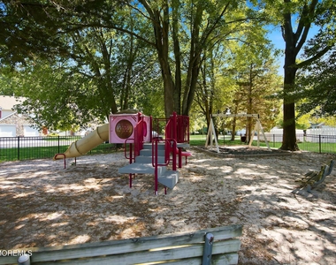 702 Carnation Drive - Photo Thumbnail 28