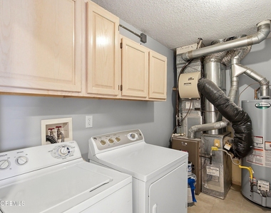 702 Carnation Drive - Photo Thumbnail 18