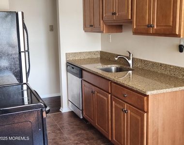 94 Stonehurst Boulevard - Photo Thumbnail 5