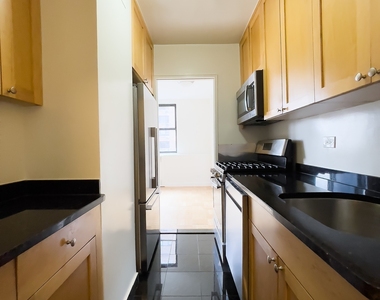East 79th Street - Photo Thumbnail 1