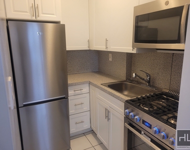 East 73rd Street - Photo Thumbnail 2