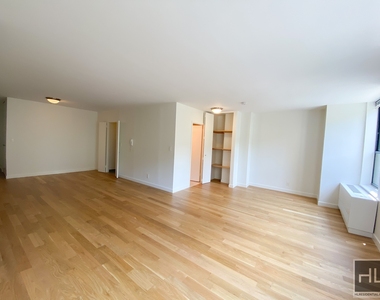 West 87th Street - Photo Thumbnail 1