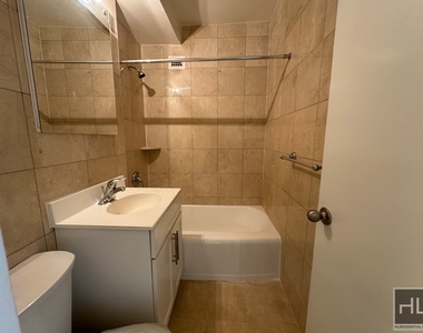 East 79th Street - Photo Thumbnail 5
