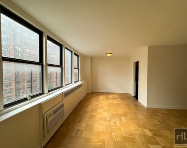 East 79th Street - Photo Thumbnail 1