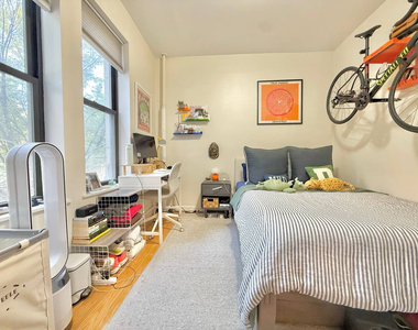 244 Roebling Street - Photo Thumbnail 5