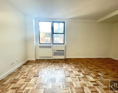 East 79th Street - Photo Thumbnail 1