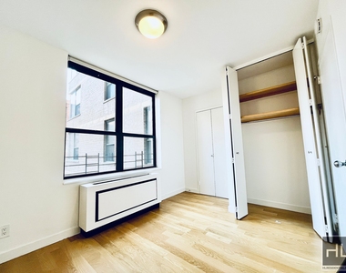 West 87th Street - Photo Thumbnail 2