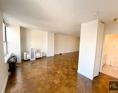 West 87th Street - Photo Thumbnail 2