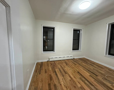 Essex Street and New Lots Avenue - Photo Thumbnail 1