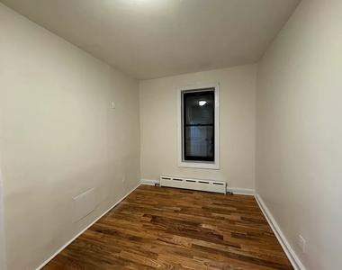 Essex Street and New Lots Avenue - Photo Thumbnail 5