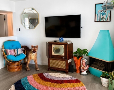 7636 E Thomas Road - Photo Thumbnail 13