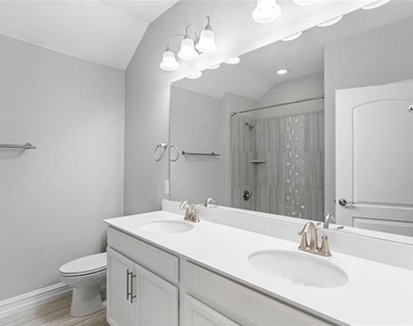 2904 Redbud Lane - Photo Thumbnail 15