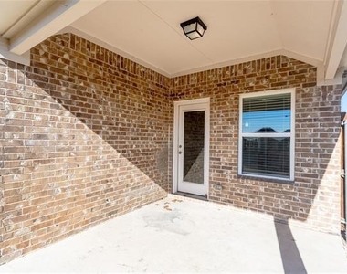 2904 Redbud Lane - Photo Thumbnail 27