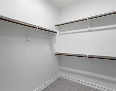 2904 Redbud Lane - Photo Thumbnail 23