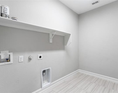 2904 Redbud Lane - Photo Thumbnail 29