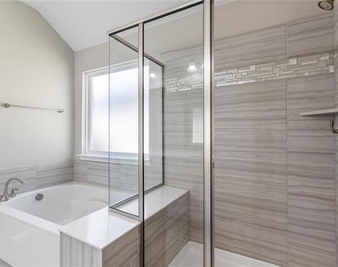 2904 Redbud Lane - Photo Thumbnail 20