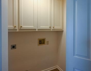 506 Valleyridge Court - Photo Thumbnail 9
