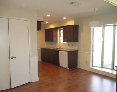 2905 Linda Drive - Photo Thumbnail 5