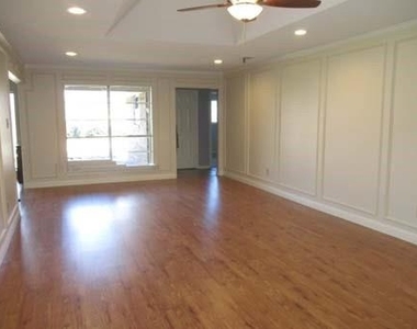 2905 Linda Drive - Photo Thumbnail 3