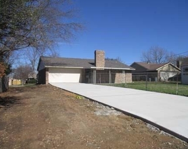 2905 Linda Drive - Photo Thumbnail 1