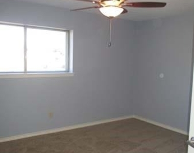 2905 Linda Drive - Photo Thumbnail 12
