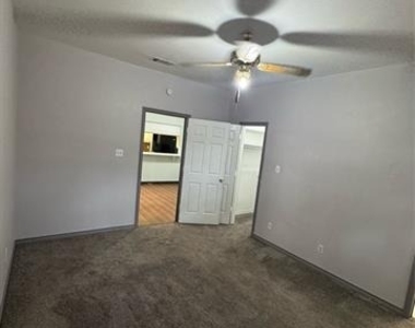 201 E Windsor Drive - Photo Thumbnail 19