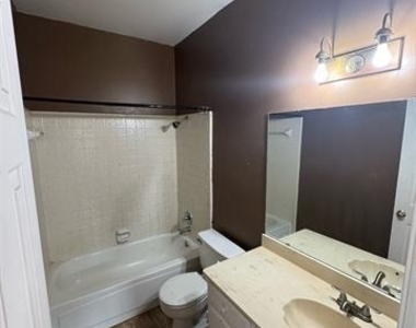 201 E Windsor Drive - Photo Thumbnail 16