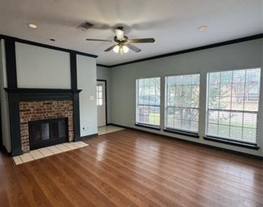 201 E Windsor Drive - Photo Thumbnail 4