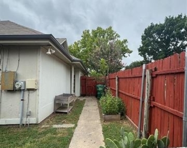 201 E Windsor Drive - Photo Thumbnail 34