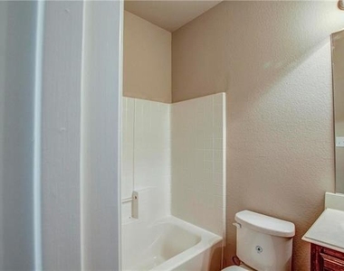 469 Canvas Court - Photo Thumbnail 23