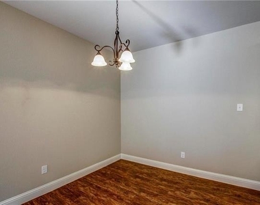 469 Canvas Court - Photo Thumbnail 9