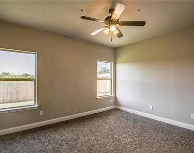 469 Canvas Court - Photo Thumbnail 17