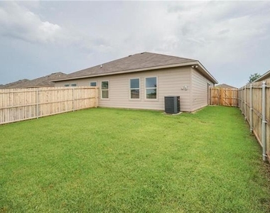 469 Canvas Court - Photo Thumbnail 27