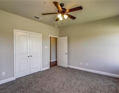 469 Canvas Court - Photo Thumbnail 19