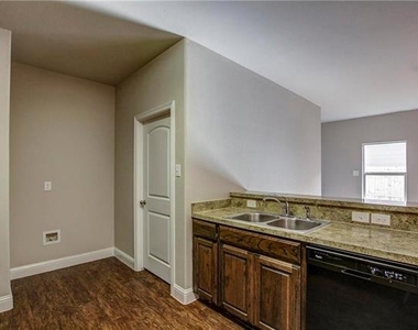 469 Canvas Court - Photo Thumbnail 13