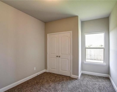 469 Canvas Court - Photo Thumbnail 24