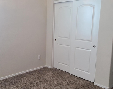 3703 N 298th Drive - Photo Thumbnail 22