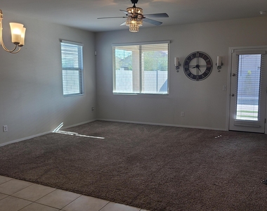 3703 N 298th Drive - Photo Thumbnail 6