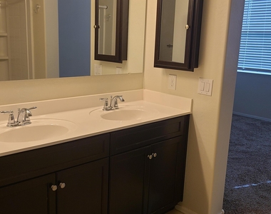 3703 N 298th Drive - Photo Thumbnail 12