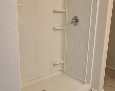 3703 N 298th Drive - Photo Thumbnail 11